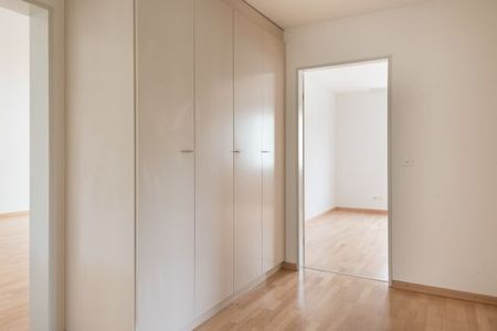 Spacieux appartement de 4,5 pièces à proximité du centre - Photo 2