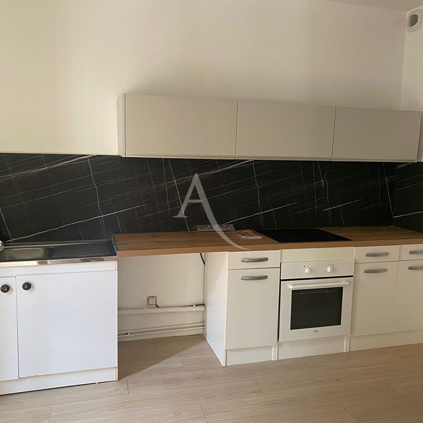 Location Appartement 2 pièces 66m² - Photo 1