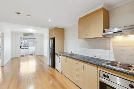 10/105 Colin Street, - Photo 4