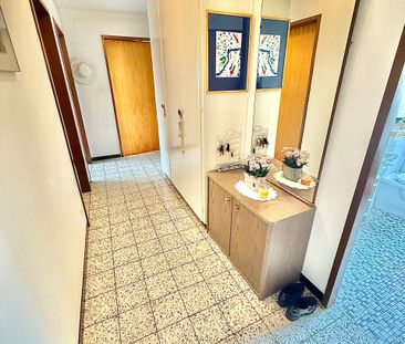 Bright and close to the center / Concierge service available! - Photo 3