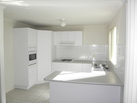 10 Lyell Walk, FOREST HILL - Photo 4