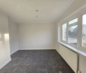 Three bed semi detached - Photo 2