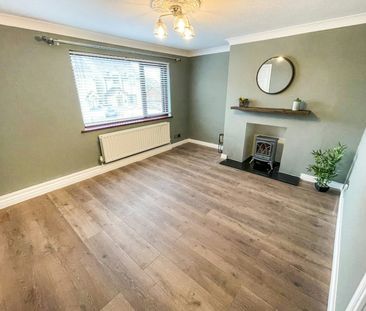 Terraced House to rent on - Photo 6