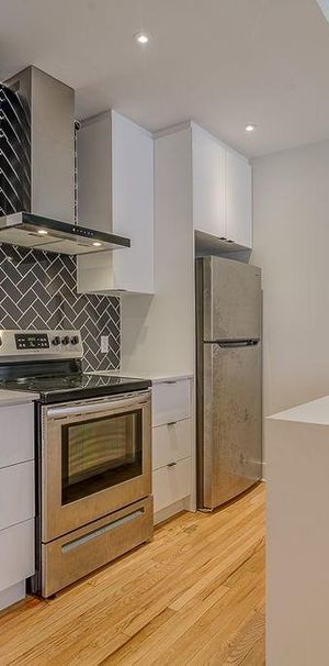 Recently Renovated 5½ Apartment Available - A louer • For Rent - Photo 1