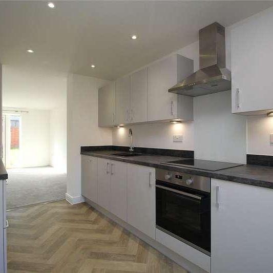 Edwards Grove, Bordon, Hampshire, GU35 - Photo 1