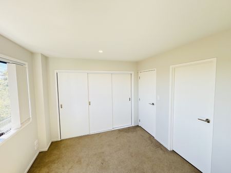 MANGERE BRIDGE, 3 BEDROOMS - Photo 5