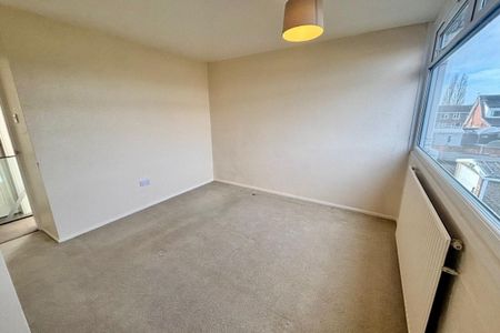 Derwent Avenue - Photo 4