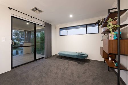 Luxury Executive Living in Floreat - Photo 2
