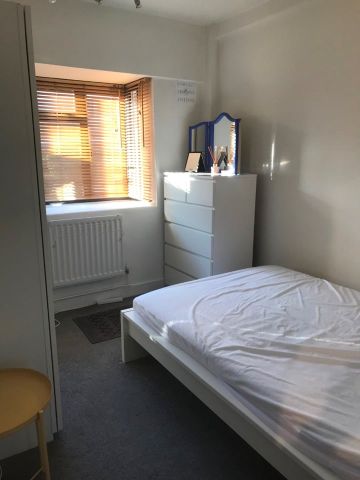 2 Bed Flat, Kingsbridge Avenue, W3 - Photo 4