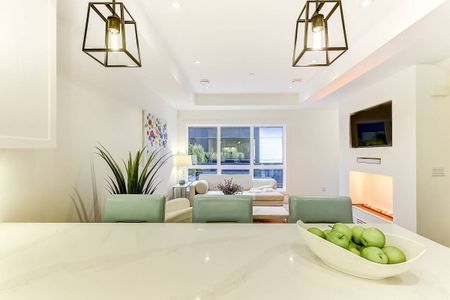 3 Beds 3 Baths Townhouse – Kelowna - Photo 2