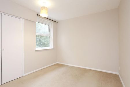 Margarets Court, High Wycombe - Photo 2