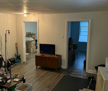 For Lease - 13 Main Street, Newmarket, Ontario - Photo 2