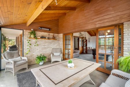 Spacious Family Home in the Heart of Brighton - Photo 2