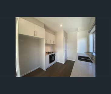 2/16 Nott St, Belmont, Vic 3216 - Photo 2