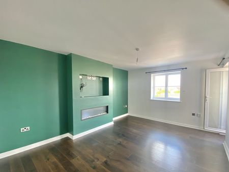 Sewell Close Chafford Hundred, Grays - Photo 2