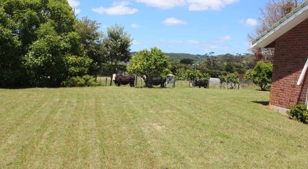 Fully Furnished Country Retreat - Photo 3