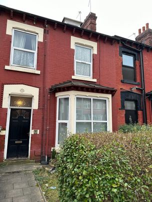 1 Bed Flat, Mexborough Avenue, LS7 - Photo 1