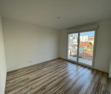 Location Appartement 2 pièces 38m² VILLEURBANNE 69100 - Photo 3