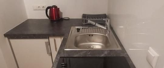 Kleines teilmöbliertes Apartment Nähe München Wettersteinplatz - Photo 1