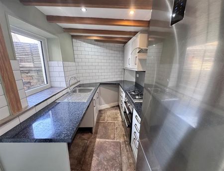 2 Bedroom Detached To Let - Photo 4