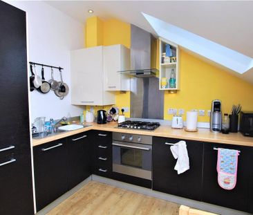 2 bedroom penthouse to rent - Photo 6