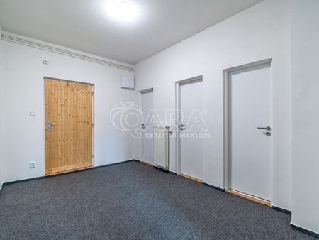 Pronájem bytu 2+1 90 m2 - Fotografie 2