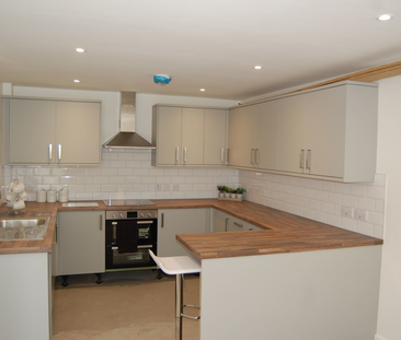 1 bedroom in a house share to rent - Photo 4