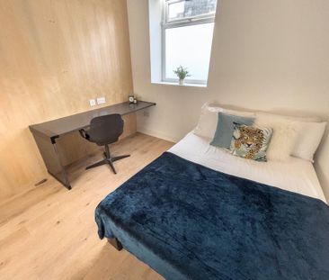 6 bedroom flat to rent - Photo 1