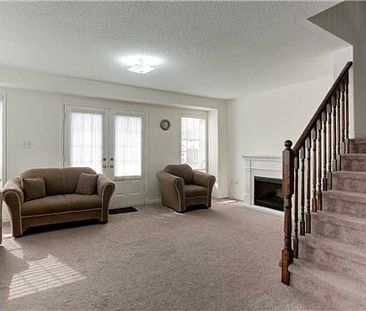 Stunning Semi-Detached Home for Rent! - Photo 2