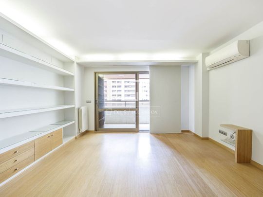 Excellent 4 Bedroom apartment for rent in El Pla del Real, Valencia - Photo 1