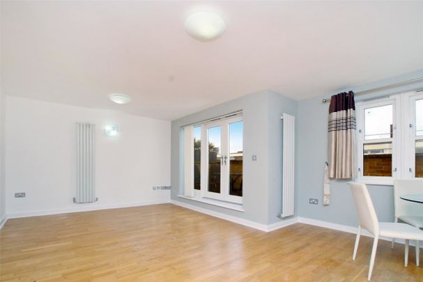 Cosmo Apartments, Westport Street, Stepney Green, London E1 - Photo 1