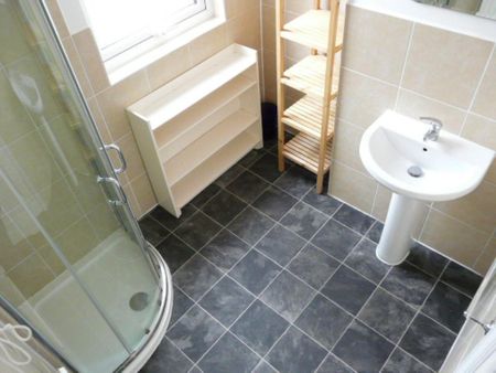 1 bedroom ground floor flat to rent - Photo 4