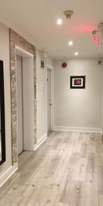 3 1/2 RÉNOVÉS, CHAUFFAGE EAU CHAUDE INCLUS, PRES UDEM, HEC, POLY, HOPITAUX - Photo 3