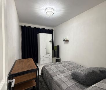 Studio Flat, Wigston Road, E13 - Photo 3