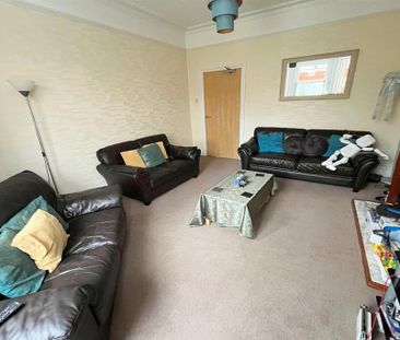 6 bedroom detached house to rent - Photo 1