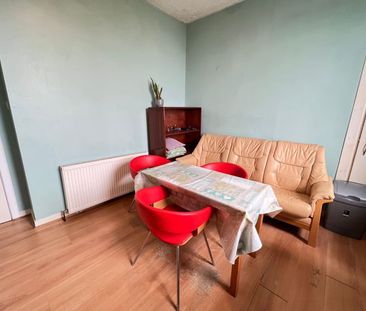 1 Bed Flat, Menzies Road, AB11 - Photo 1