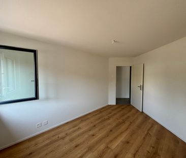 RARE ! MAGNIFIQUE 4 ½ PIECES AU REZ - Grand jardin & terrasse ! - Photo 4