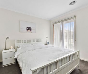 FOUR BEDROOM FAMILY HOME IN ESTUARY ESTATE - Photo 4