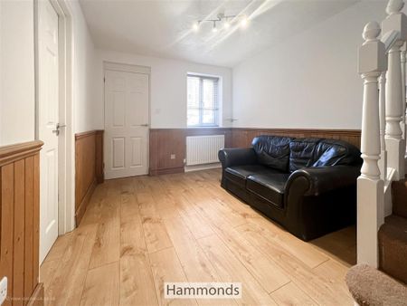 3 bedroom semi-detached house to rent - Photo 2