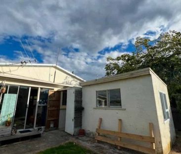 Two-bedroom Gem - Photo 5