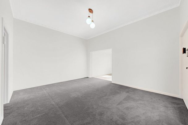 Fresh Paint, New Carpet, Perfect Setting - Photo 1