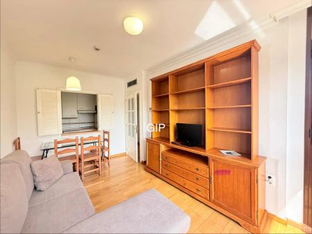 Apartamento de alquiler en Calle de Campezo, 14, Rejas - Photo 3
