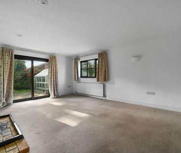 5 bedroom detached house to rent - Photo 1