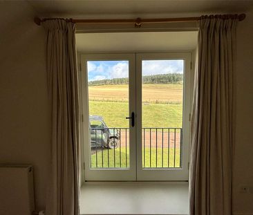Gorgeous 2-bedroom property in a steading development with uninterr... - Photo 1