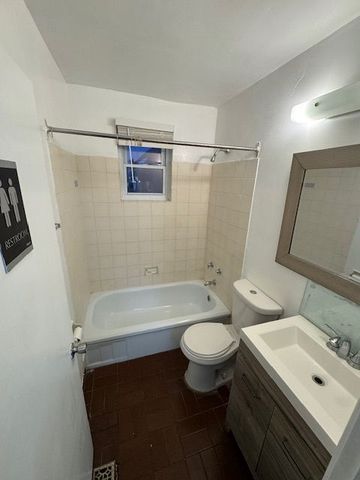 For Lease - 52 Bruce Street Unit# Unit # 2 ( Backside ), Kitchener, Ontario - Photo 4