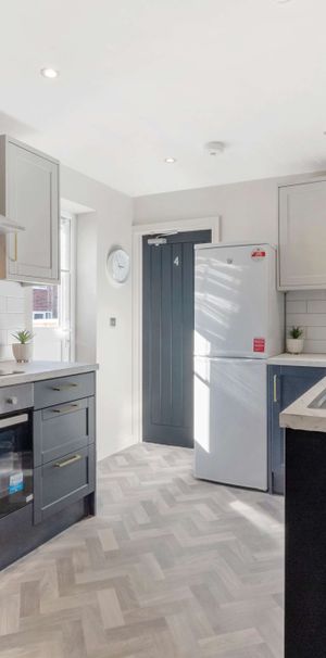 The Perfectly Located Property Studio 4 - Photo 1