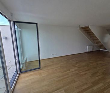 Moderne Maisonette Wohnung mit fantastischem Ausblick und Terrasse - Photo 1