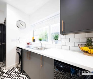 Manor Court Road, Nuneaton, CV11 5HG - Photo 4