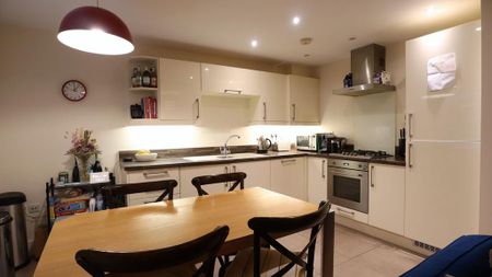 2 bedroom flat to rent - Photo 3