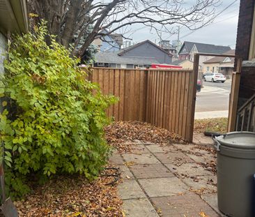 For Lease - 226 Bay Street, Hamilton, Ontario - Photo 2